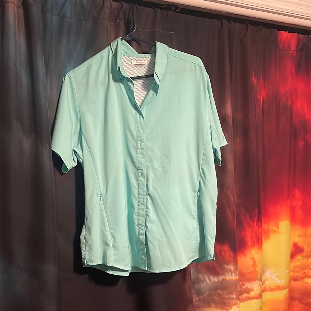 Columbia Men's Light Blue Shirt